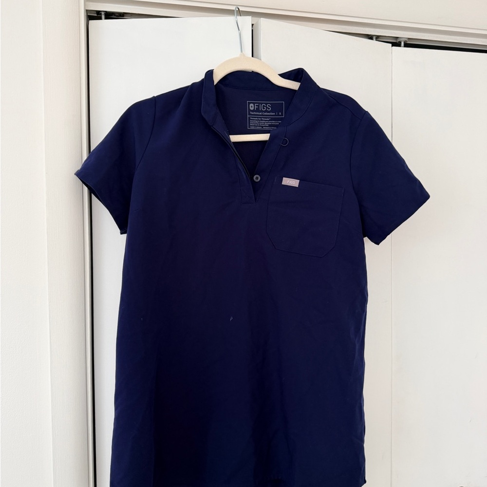 Figs Navy Scrub top